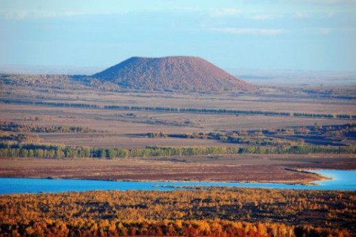 五大连池火山被誉为“盾形火山”,因为它们的外形像古代作战用的盾牌!