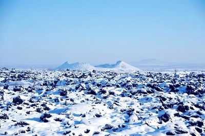 当一场雪漫过了火山群 五大连池的冬日画卷